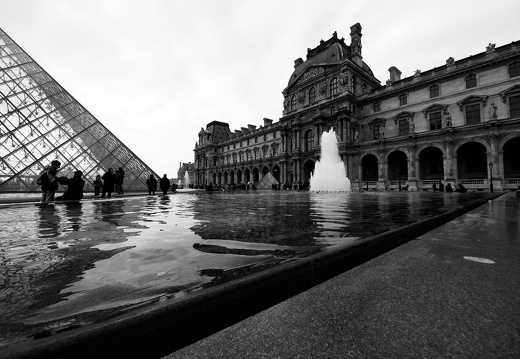 Louvre. Die Pyramide